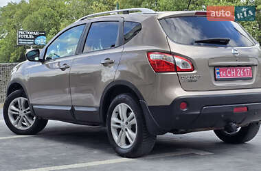 Внедорожник / Кроссовер Nissan Qashqai 2010 в 