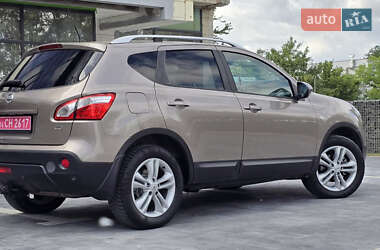 Внедорожник / Кроссовер Nissan Qashqai 2010 в 