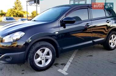 Позашляховик / Кросовер Nissan Qashqai 2012 в 