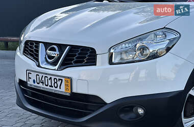 Позашляховик / Кросовер Nissan Qashqai 2013 в 