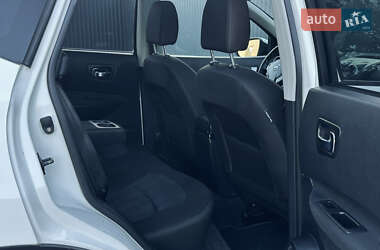 Позашляховик / Кросовер Nissan Qashqai 2013 в 