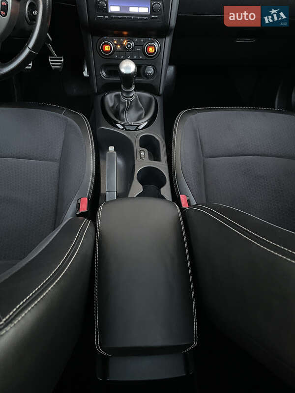 Позашляховик / Кросовер Nissan Qashqai 2013 в Рівному