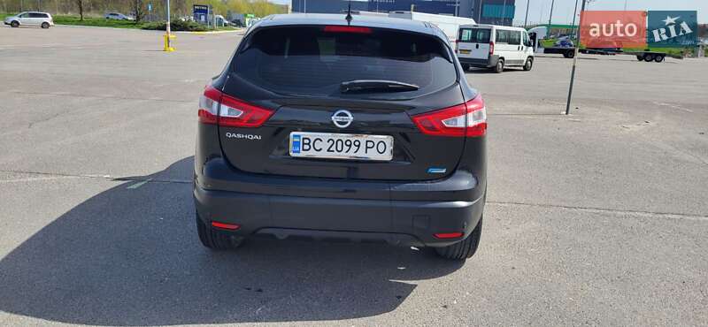 Позашляховик / Кросовер Nissan Qashqai 2016 в Львові