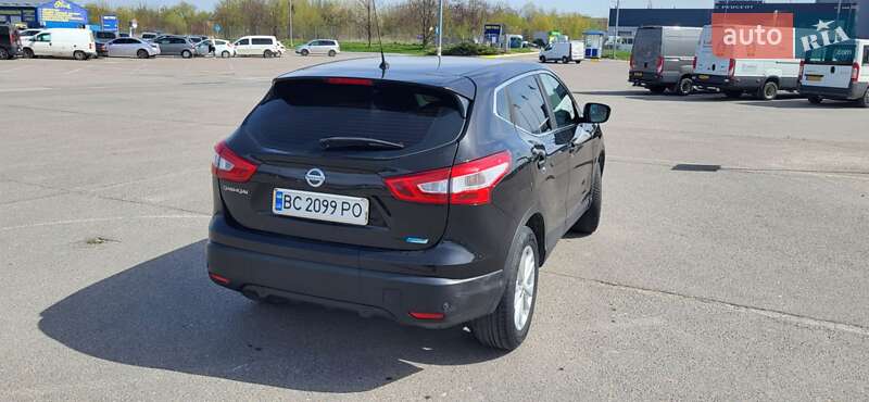 Позашляховик / Кросовер Nissan Qashqai 2016 в Львові
