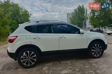 Позашляховик / Кросовер Nissan Qashqai 2012 в 