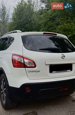 Позашляховик / Кросовер Nissan Qashqai 2012 в 