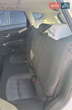 Позашляховик / Кросовер Nissan Qashqai 2012 в 