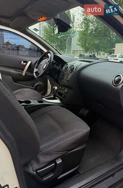 Позашляховик / Кросовер Nissan Qashqai 2012 в 