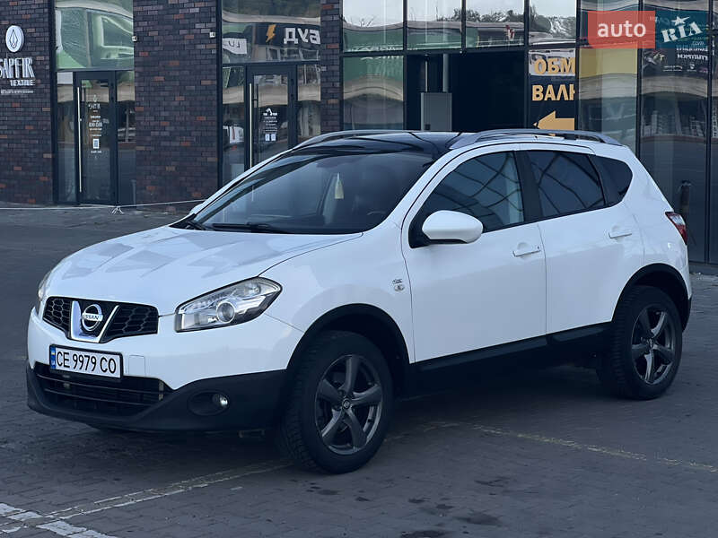 Позашляховик / Кросовер Nissan Qashqai 2011 в Чернівцях