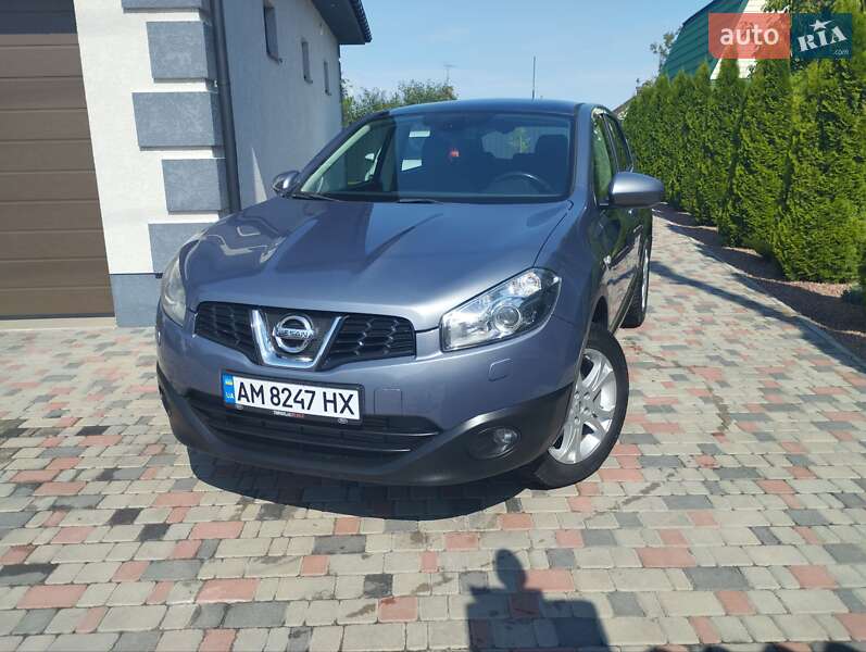 Внедорожник / Кроссовер Nissan Qashqai 2010 в 