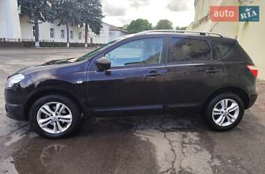 Внедорожник / Кроссовер Nissan Qashqai 2010 в 