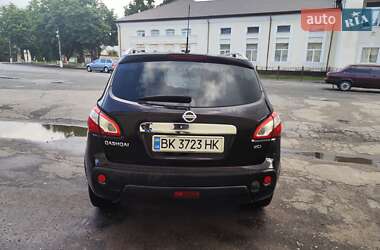 Внедорожник / Кроссовер Nissan Qashqai 2010 в 