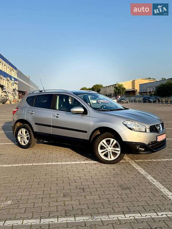 Внедорожник / Кроссовер Nissan Qashqai 2012 в Волочиске