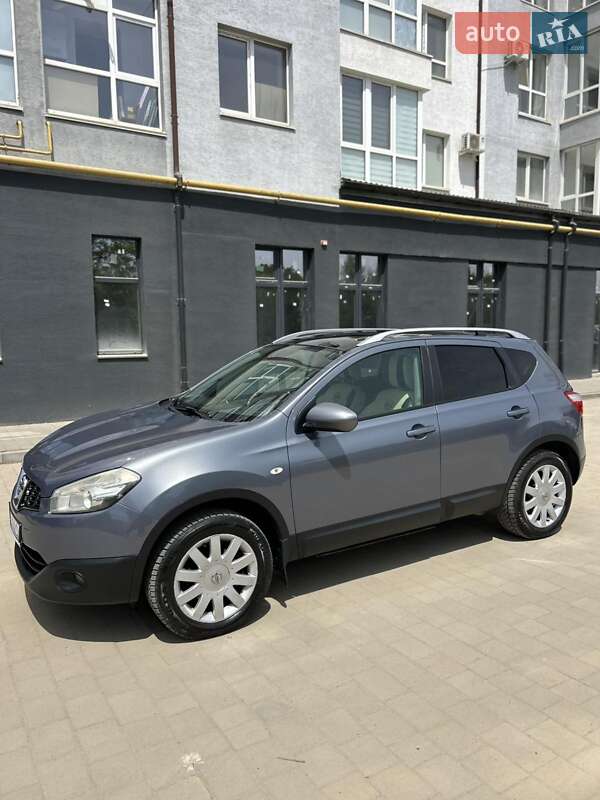 Позашляховик / Кросовер Nissan Qashqai 2010 в Івано-Франківську