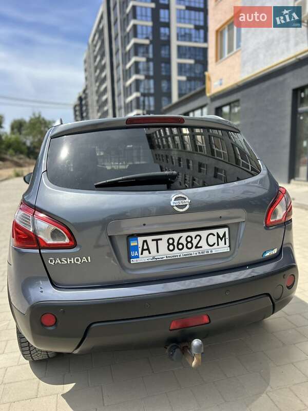 Позашляховик / Кросовер Nissan Qashqai 2010 в Івано-Франківську