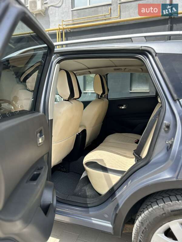 Позашляховик / Кросовер Nissan Qashqai 2010 в Івано-Франківську