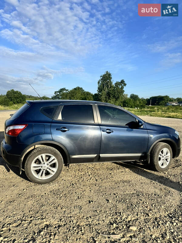 Внедорожник / Кроссовер Nissan Qashqai 2011 в Кицмани