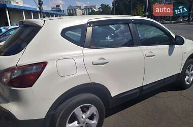 Внедорожник / Кроссовер Nissan Qashqai 2012 в 