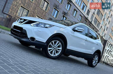 Позашляховик / Кросовер Nissan Qashqai 2015 в 