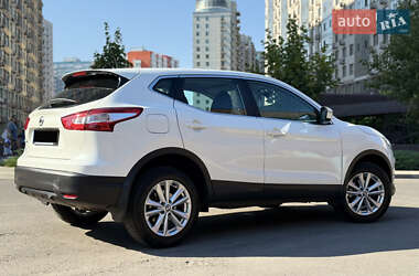 Позашляховик / Кросовер Nissan Qashqai 2015 в 