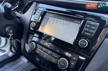 Позашляховик / Кросовер Nissan Qashqai 2015 в 