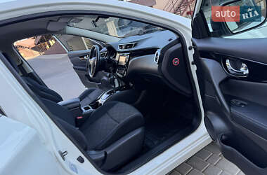 Позашляховик / Кросовер Nissan Qashqai 2015 в 
