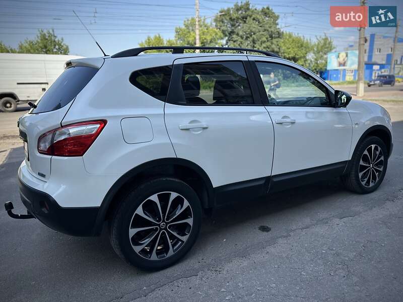 Позашляховик / Кросовер Nissan Qashqai 2013 в Сумах