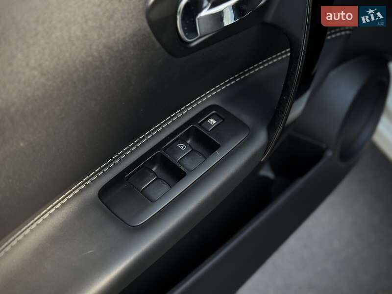 Позашляховик / Кросовер Nissan Qashqai 2013 в Сумах