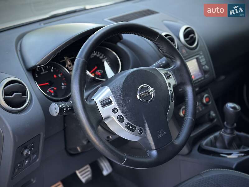 Позашляховик / Кросовер Nissan Qashqai 2013 в Сумах