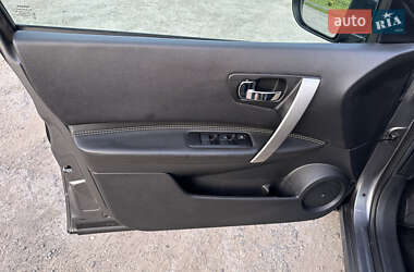 Позашляховик / Кросовер Nissan Qashqai 2013 в 