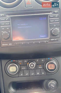 Внедорожник / Кроссовер Nissan Qashqai 2010 в 