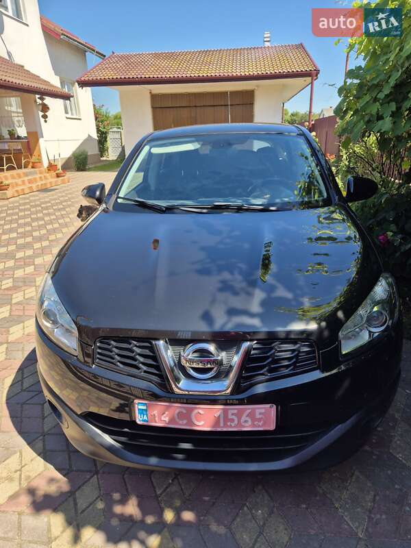 Внедорожник / Кроссовер Nissan Qashqai 2011 в Стрые