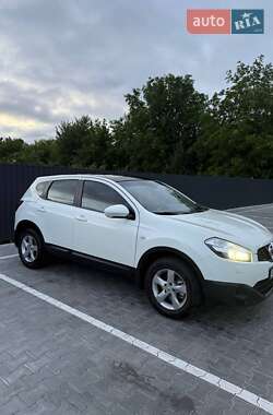 Внедорожник / Кроссовер Nissan Qashqai 2013 в 