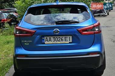 Позашляховик / Кросовер Nissan Qashqai 2017 в 
