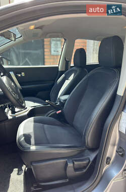 Позашляховик / Кросовер Nissan Qashqai 2010 в 