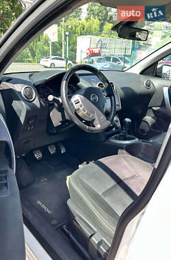 Позашляховик / Кросовер Nissan Qashqai 2012 в 