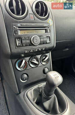 Внедорожник / Кроссовер Nissan Qashqai 2008 в 