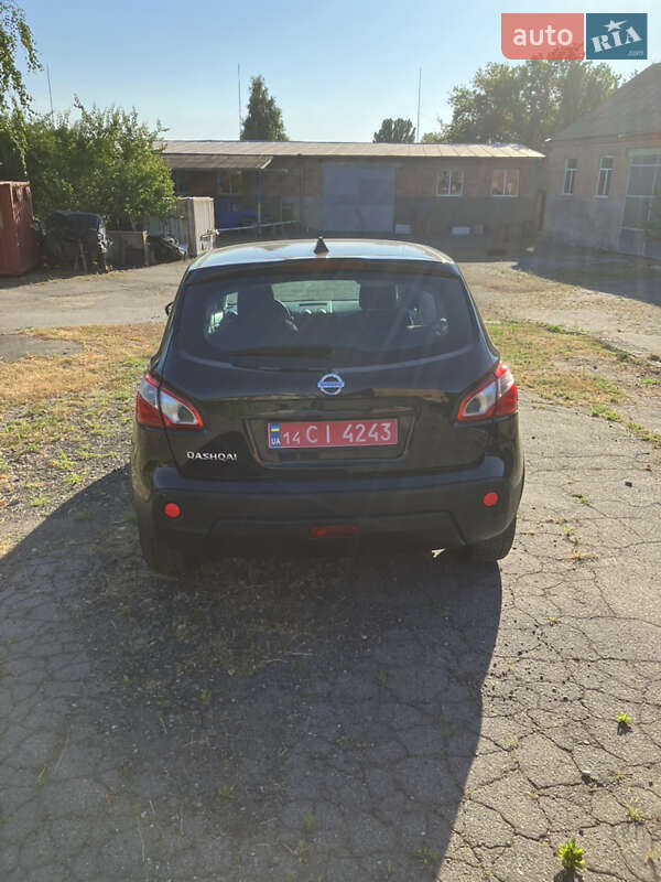 Внедорожник / Кроссовер Nissan Qashqai 2010 в Гайсине