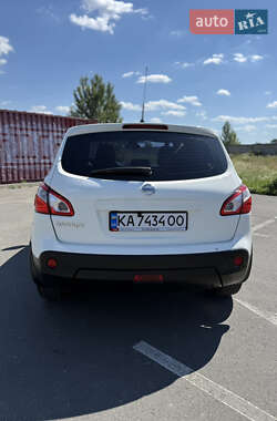 Внедорожник / Кроссовер Nissan Qashqai 2012 в 