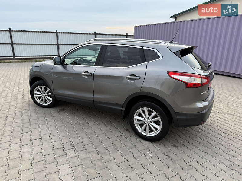Внедорожник / Кроссовер Nissan Qashqai 2015 в Луцке