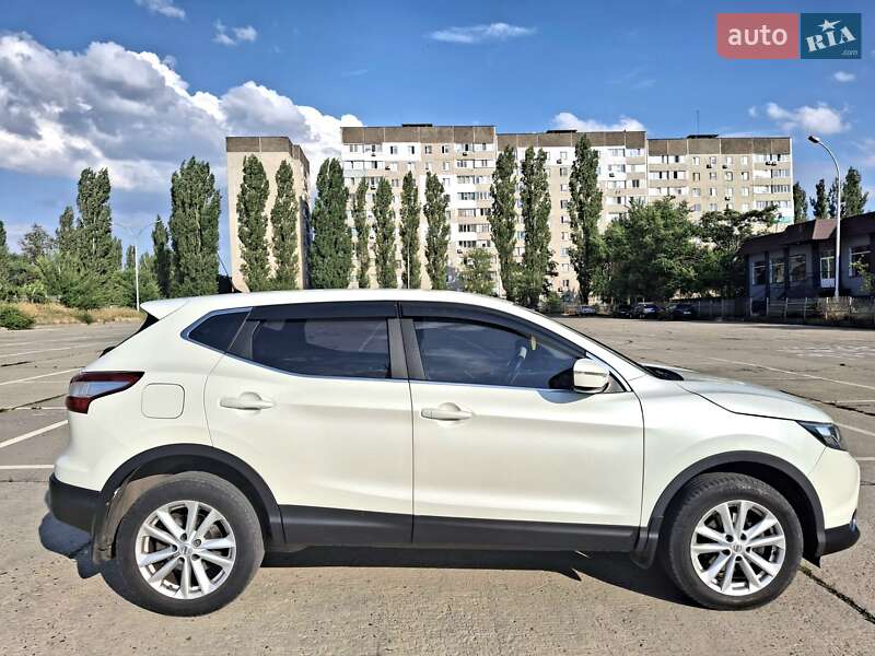 Внедорожник / Кроссовер Nissan Qashqai 2016 в Южноукраинске