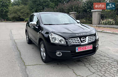 Внедорожник / Кроссовер Nissan Qashqai 2010 в 