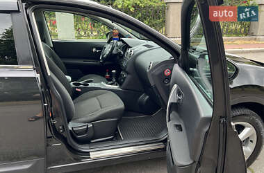 Внедорожник / Кроссовер Nissan Qashqai 2010 в 