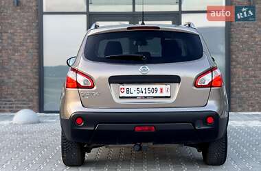 Внедорожник / Кроссовер Nissan Qashqai 2012 в 