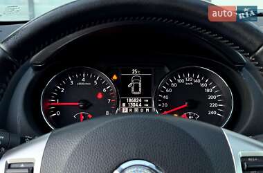 Внедорожник / Кроссовер Nissan Qashqai 2012 в 