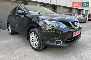 Внедорожник / Кроссовер Nissan Qashqai 2015 в 