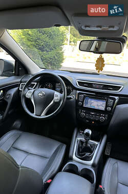 Внедорожник / Кроссовер Nissan Qashqai 2015 в 