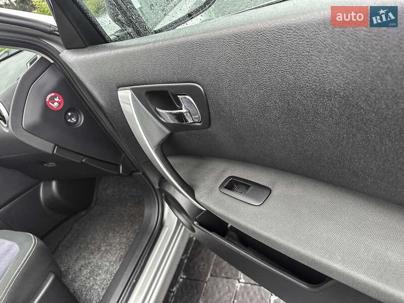 Внедорожник / Кроссовер Nissan Qashqai 2013 в Самборе