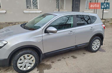 Внедорожник / Кроссовер Nissan Qashqai 2010 в 