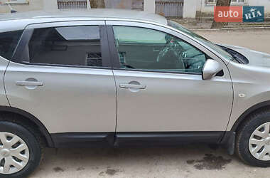Внедорожник / Кроссовер Nissan Qashqai 2010 в 